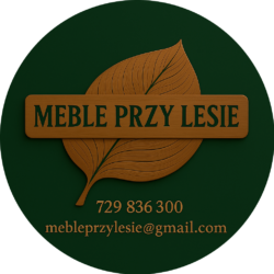 Meble przy lesie